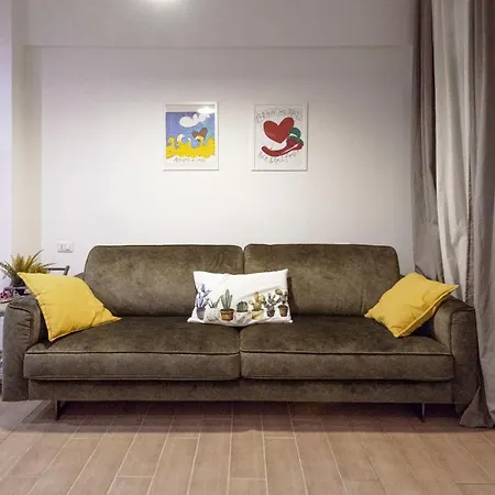 Om2rome Apartament *
